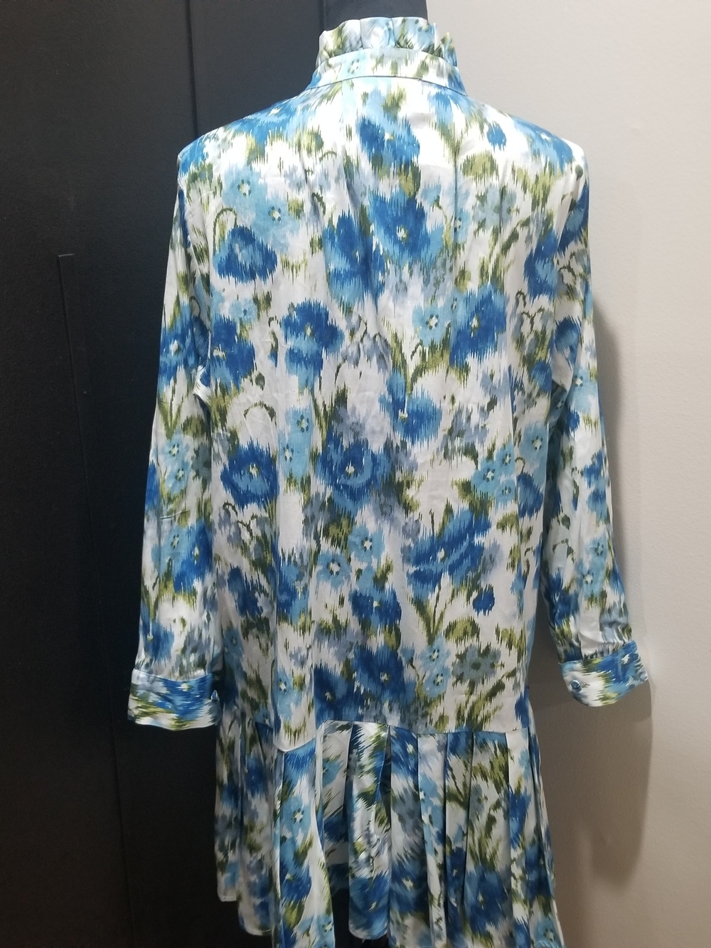 Tuckernuck Floral Blue Green Floral Pleated Button Down Dress - Picture 3 of 6